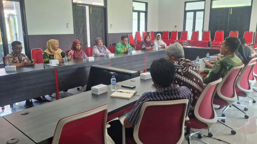 Pemerintah Kalurahan Tamanmartani Menerima Kunjungan Monev Keuangan dari Dinas PMK Sleman